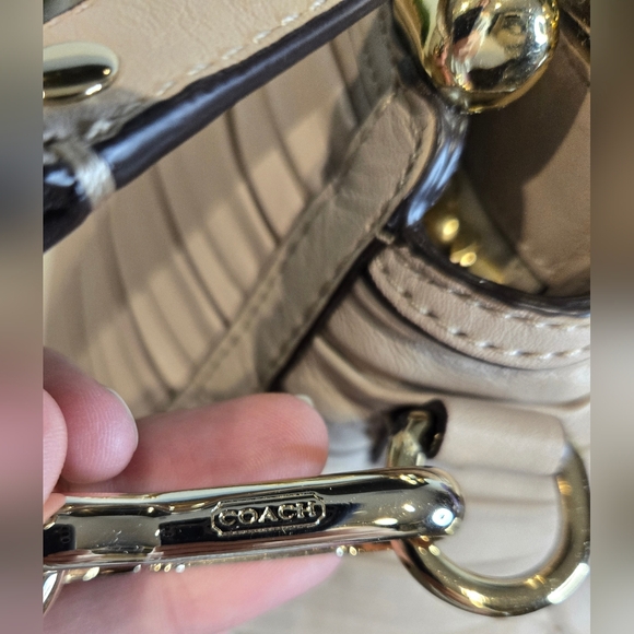 Coach Madison Caroline Satchel - Picture 12 of 16